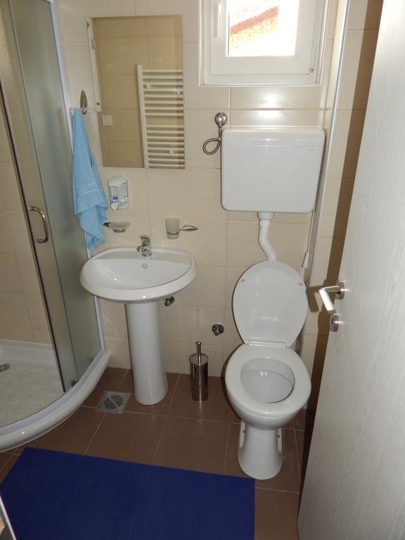 Apartments Center Kg Kragujevac Bilik gambar
