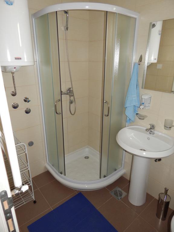Apartments Center Kg Kragujevac Bilik gambar
